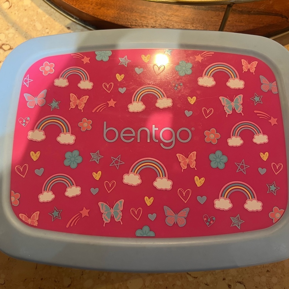 🌷2 Bentgo boxes: pink/blue and peach